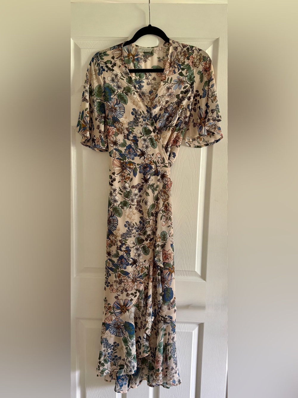 Dress Forum Floral Blush Pink and Blue Print Top
